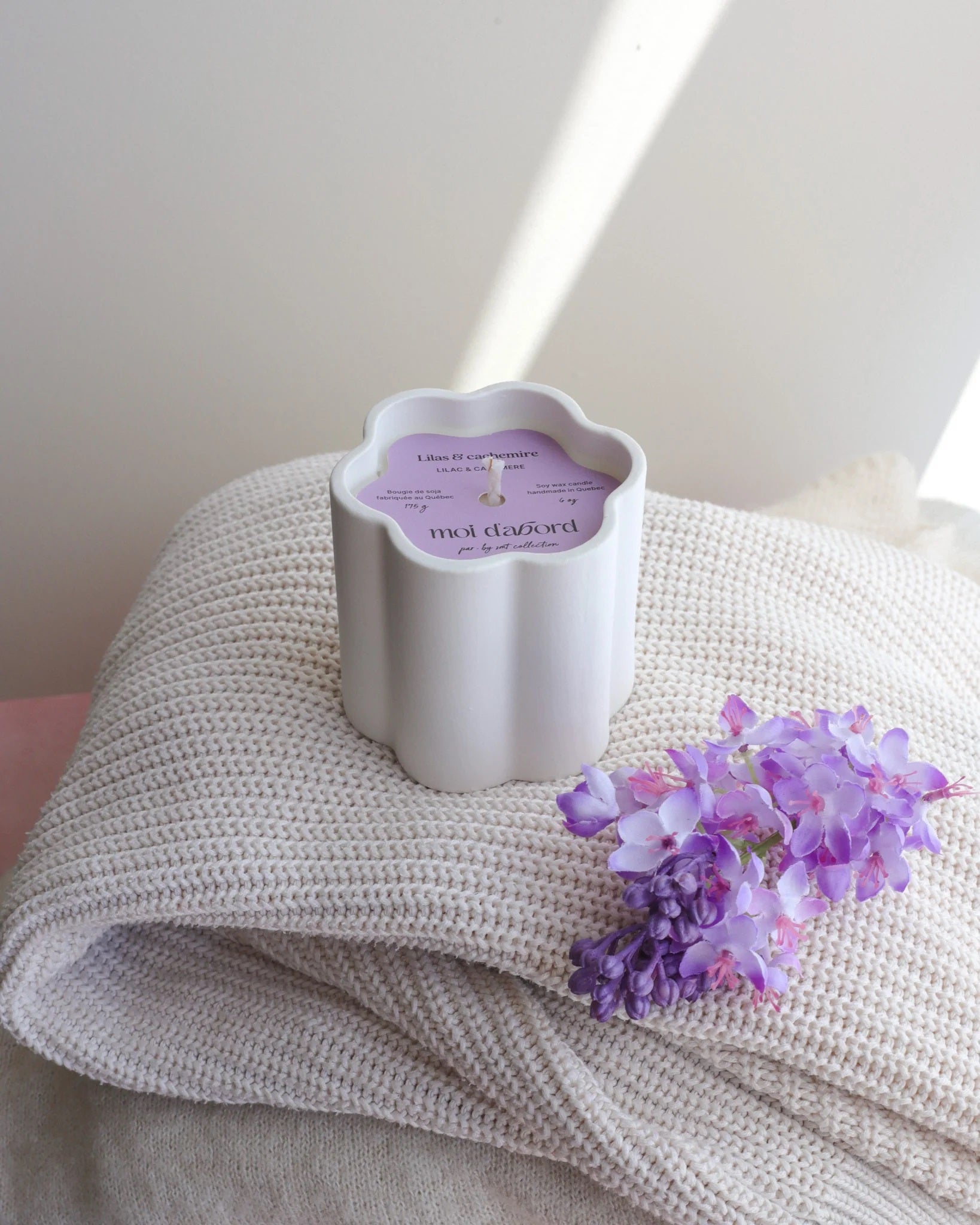 BOUGIE SOJA FLEUR - LILAS & CACHEMIRE 6OZ