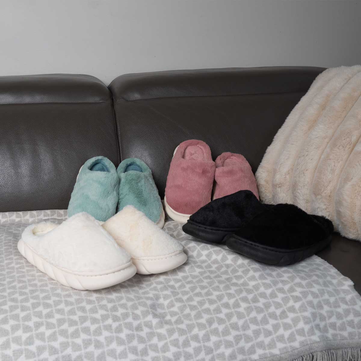 PANTOUFLES COZY'Z NOIR- MOYEN (8)