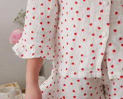 PYJAMA  A VOLANT BLANC COEUR ROUGE - TG/XL